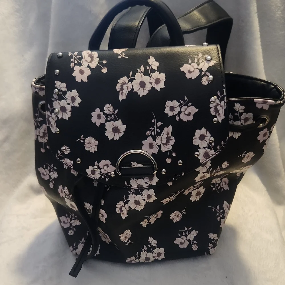 Wild Fable‎ Floral Black Mini Backpack